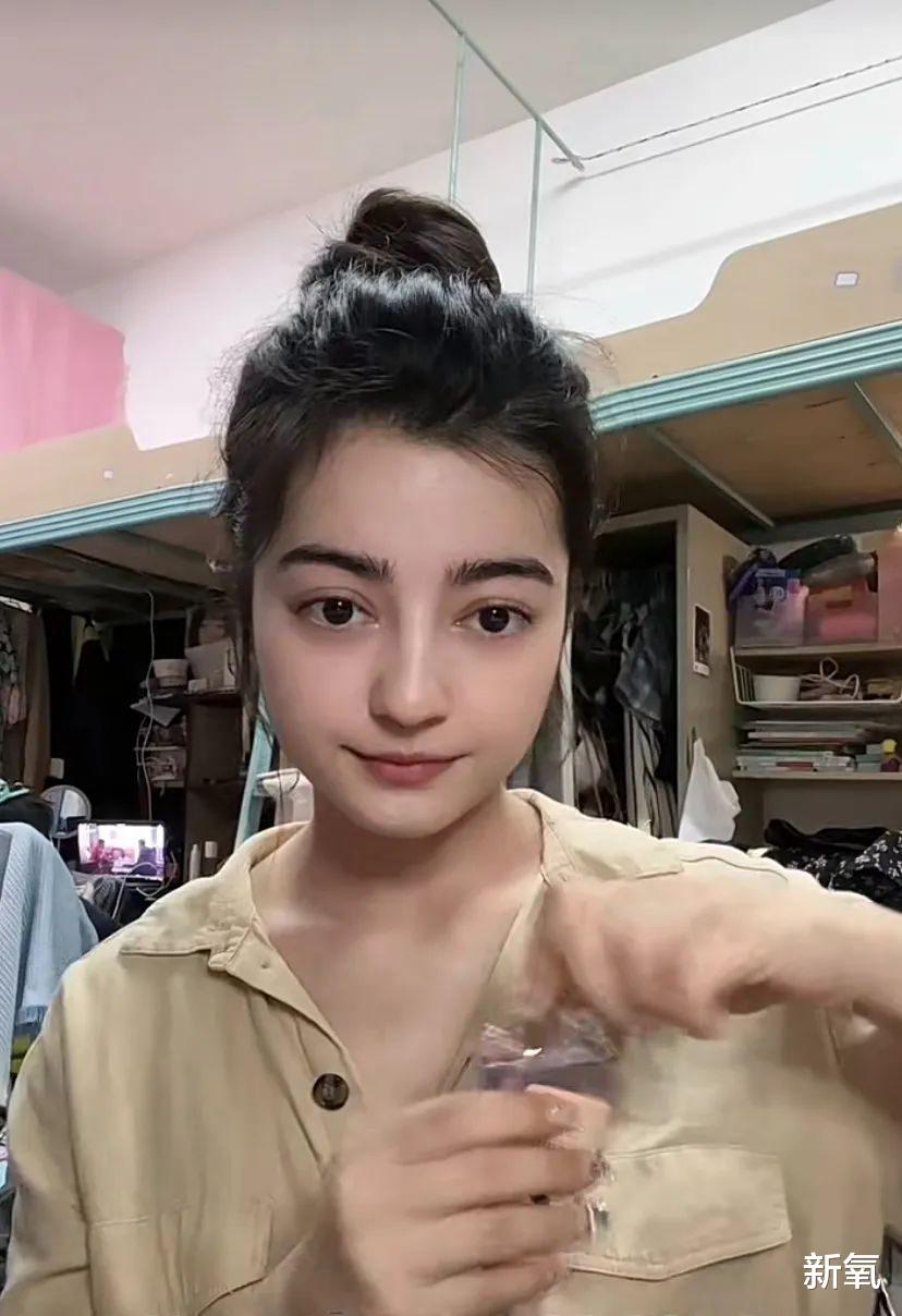 撞脸|救命！说他是去油版黄晓明，本尊看了连夜用洗洁精洗澡夺回清白