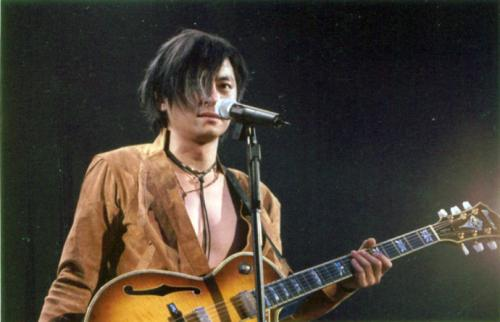 冯提莫|冯提莫全新演绎王杰经典歌曲《我是真的爱上你》，网友：有点意思