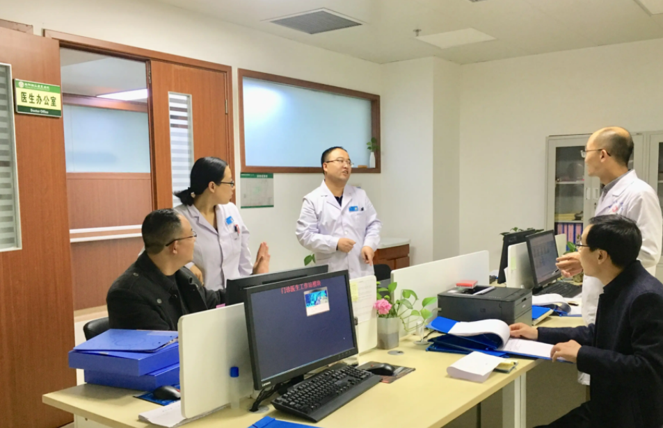 伊隆·马斯克|想学医的高考生,优先选院校还是选专业,听听医院资深主任的告诫