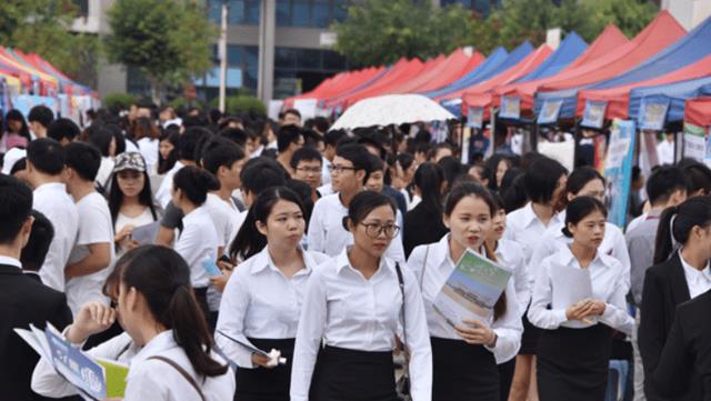 许多|想要混得好，这4个“小职位”不能得罪，许多新人还蒙在鼓里！