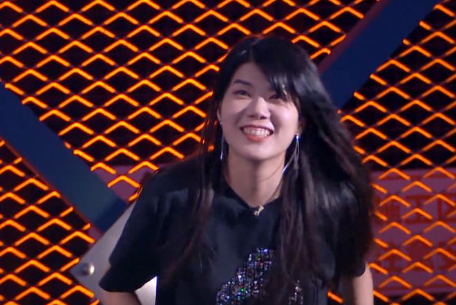 脱口秀大会5|《脱口秀大会5》惹争议:2人跑题高票,杨笠思文又被剪了精华!