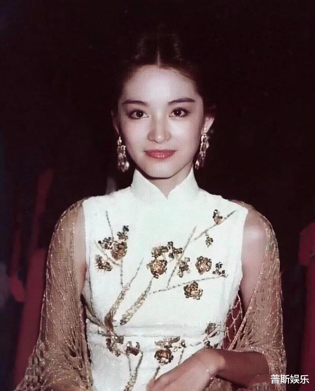 林青霞|林青霞妹妹：长相平平让姐姐自卑，无缘娱乐圈定居国外当家庭主妇