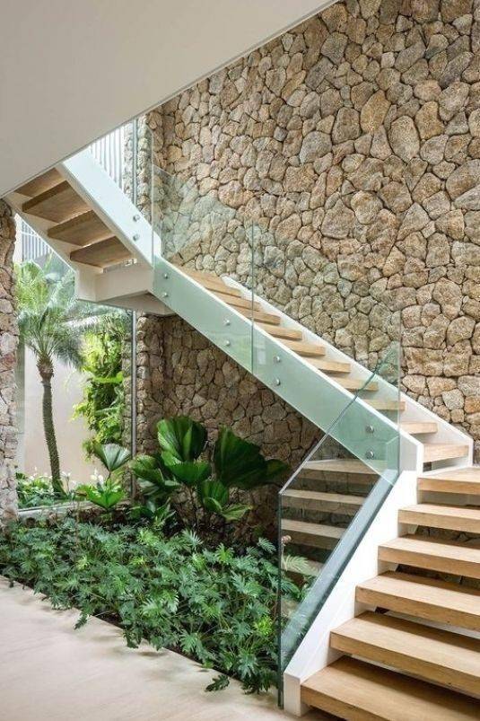 楼梯下空间怎样利用更好既能打柜子也能设景观区多一处美景