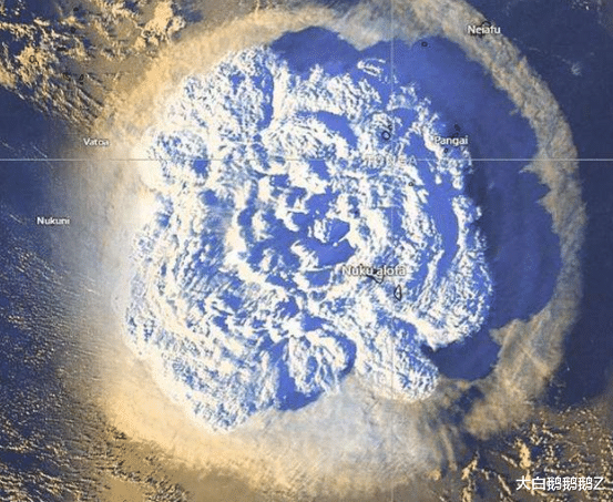 海底火山爆发，声势似千枚原子弹爆发，这场天灾让人为汤加担忧