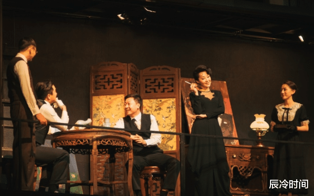 许晴|入行32年，新片被换脸角色遭除名，许晴走到这步，我一点都不意外