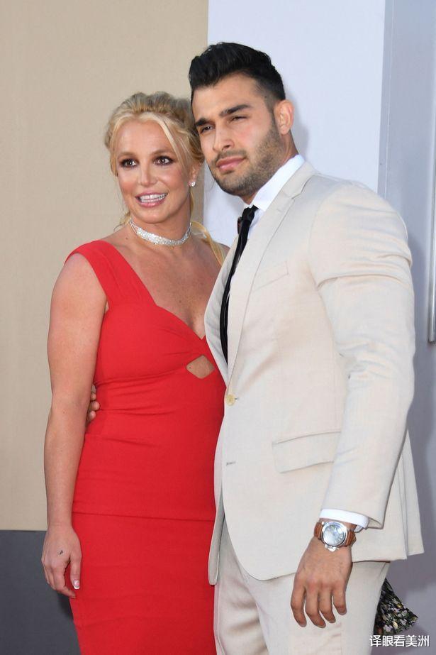 布兰妮·斯皮尔斯|布兰妮·斯皮尔斯与健身教练山姆的婚礼，因第一任丈夫的闯入招来警察