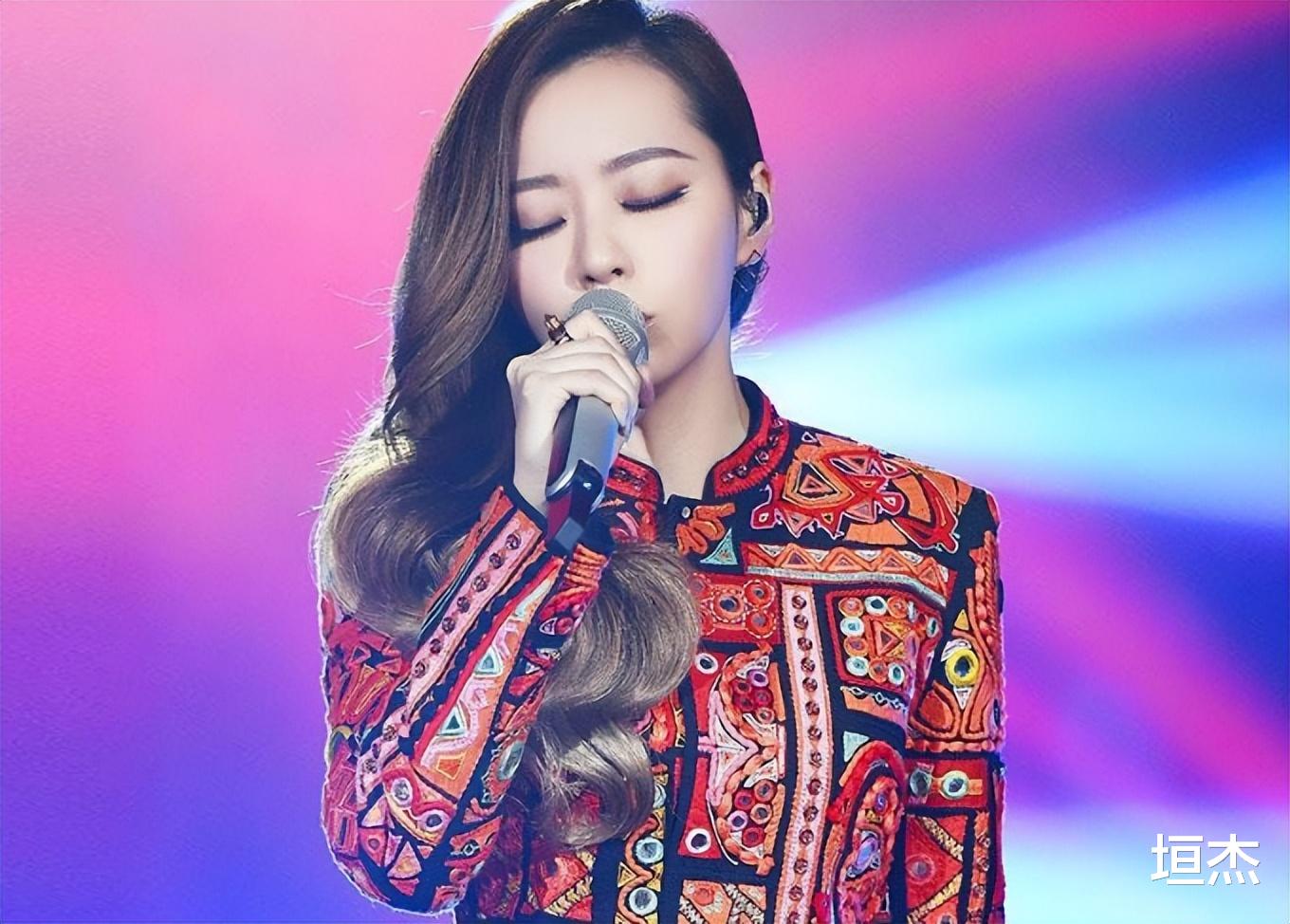 薛景求|被冯珂控制15年，婚礼当天被母亲炮轰，张靓颖还是醒悟的太晚