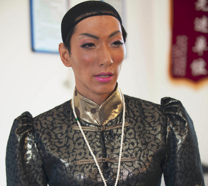 张亮|“男神”张亮困局:从红极一时,到“失业”,一手好牌就这样糊了?