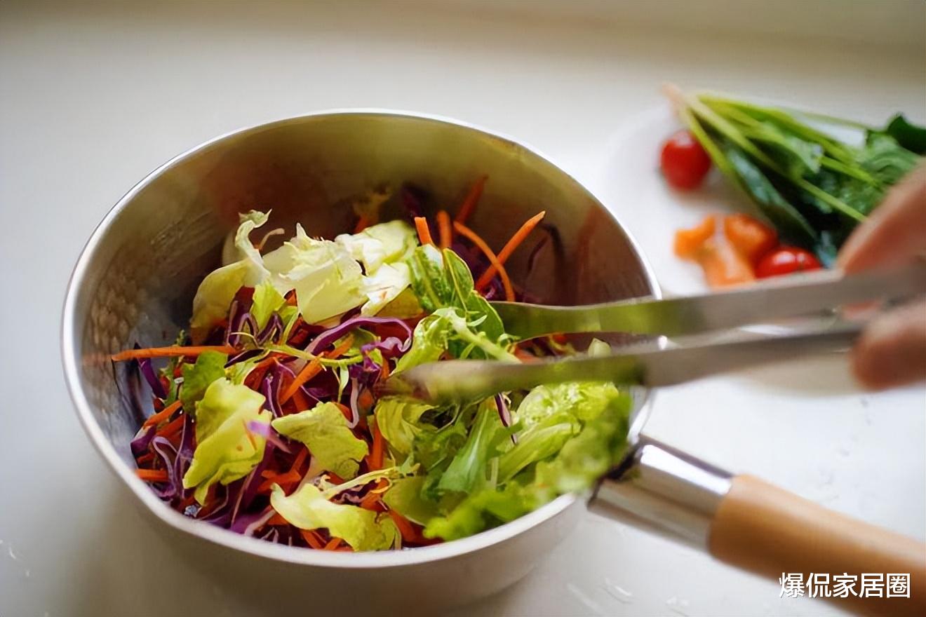 建议大家:除了电饭锅,厨房有这3种锅就够了!其它都是浪费钱