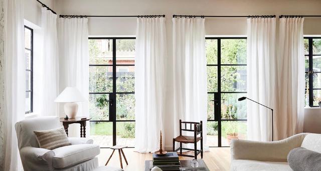 梦幻怀旧的一家四口之家，白色调与老式家具，也可以很复古！