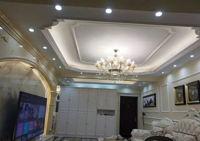 找亲戚装修的108平新房,18万全包,地砖像奶皮让人肉皮发麻!