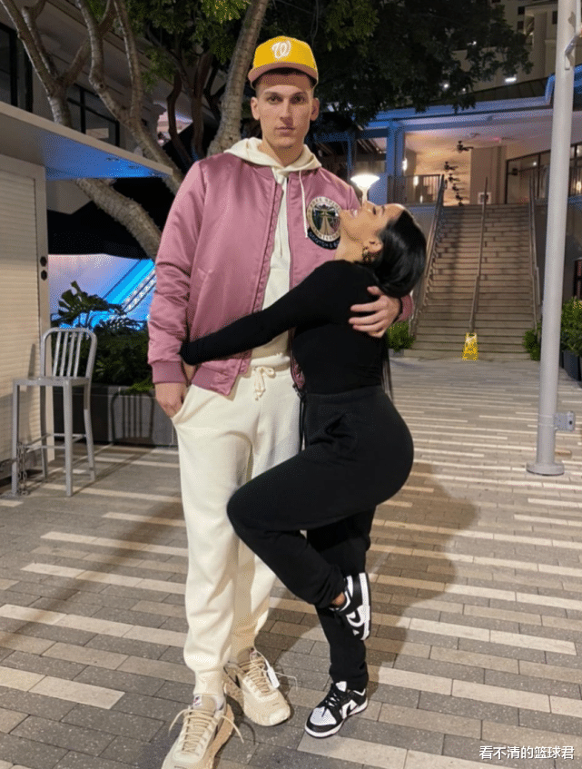 德尔加多|人生赢家？NBA00后超级射手就已当爹！超美女友曾是库兹马前任