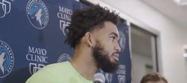 NBA早报:詹皇接受孩子采访,威少谈交易流言,雄鹿票选总冠军