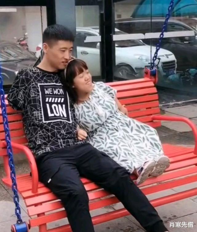 90后小伙爱上“袖珍女孩”,人生就是一次不确定的旅行