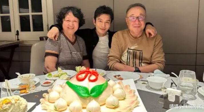 黄晓明|黄晓明,会成为下一个刘德华吗?