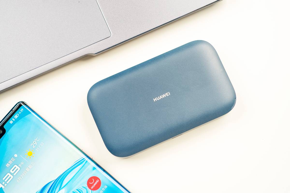 显卡|华为随行WiFi 3 Pro：月享2000G超大流量，商务精英出差上网必备