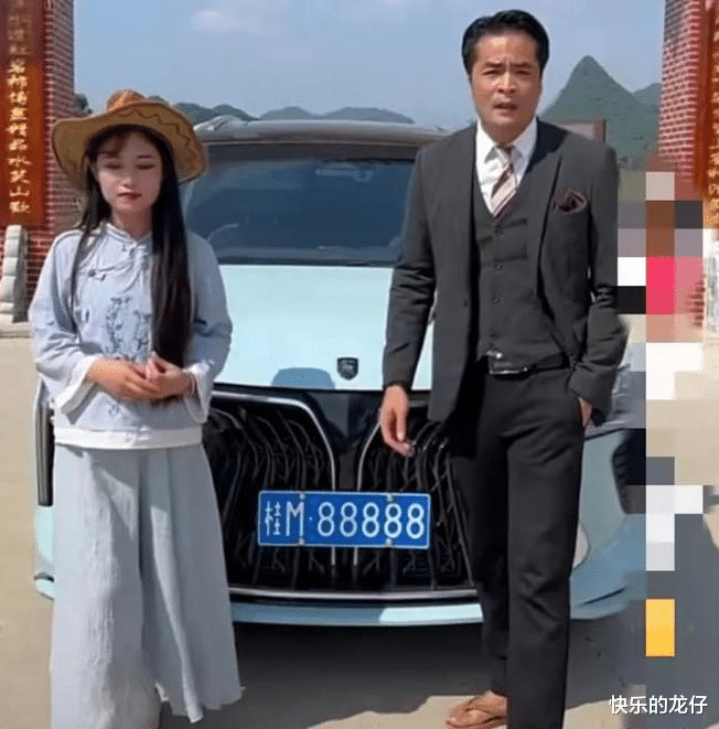 广西古天乐太惨了,被村民举报使用假车牌,光车牌花费100多万