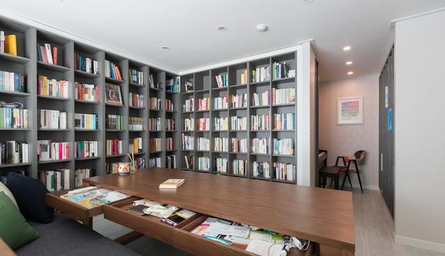 240足足有4个书房,一家几口各用各的,互不打扰,越看越大气