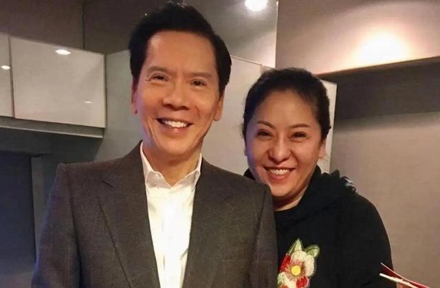 向太|向太分享34岁旧照,大长腿小蛮腰引瞩目,和郭碧婷长得似一张脸