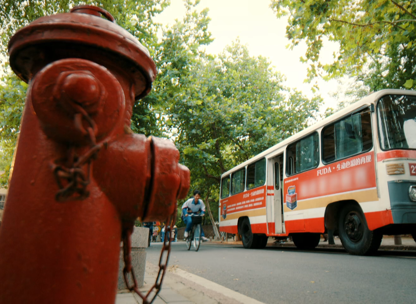 央视|央视又出一部王炸剧，才播1天收视爆了，张嘉益妻子演技惊艳四座