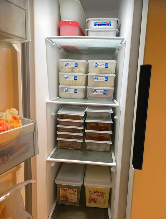 无论厨房大小，瓶瓶罐罐别往灶台摆，教你正确方法，干净又高级