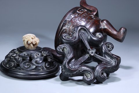 沉香木|旧藏:沉香木雕·朝冠耳香薰炉