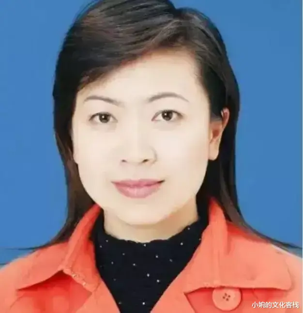 女秘书长以美貌博取功名,出卖色相升官发财,与丈夫一起落马
