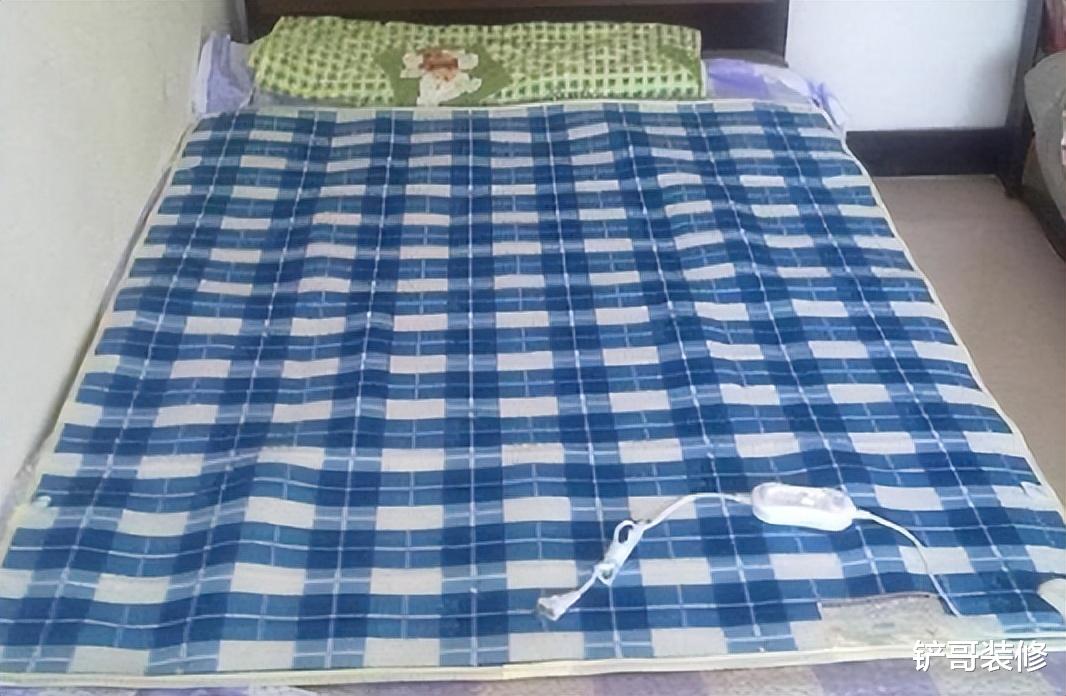 天冷了,使用电热毯时,这4个“错误”不要犯,别拿生命开玩笑!