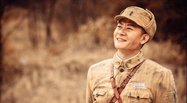 李健|李健：凭“孙成海”被熟知，24岁娶小5岁初恋，婚后14年仍恩爱如初