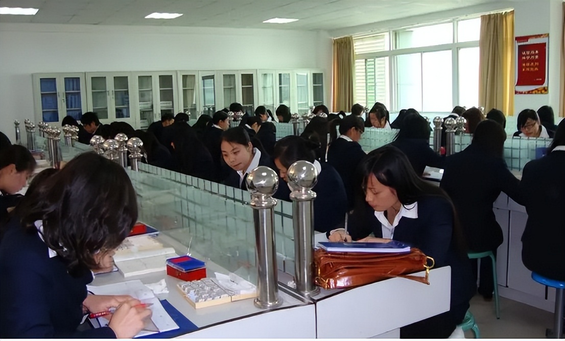 招聘|最有发展前途的专业，会计首当其冲，看你从事的是哪一类职业？