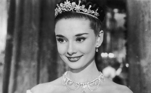 约翰·肯尼迪|同样是走进肯尼迪的情网，赫本和梦露不同待遇，玩弄或真心你细品