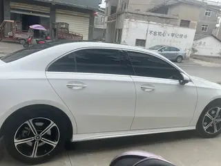 女司机奔驰A分享