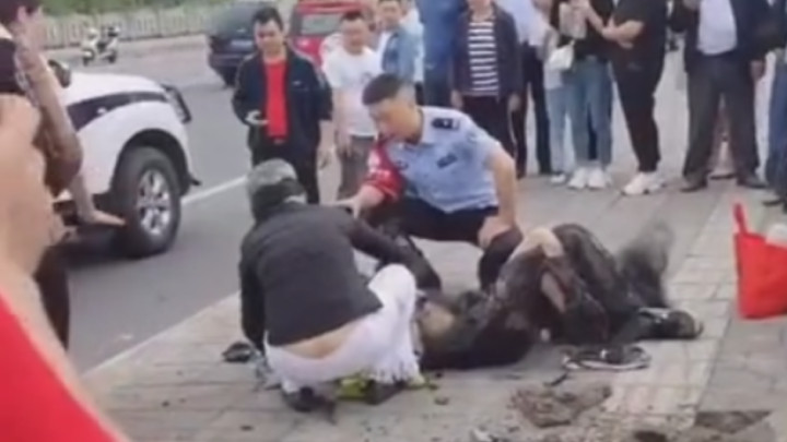 鱼竿炸裂成棉絮状！四川男子钓鱼时触碰高压线，正在监护室抢救！