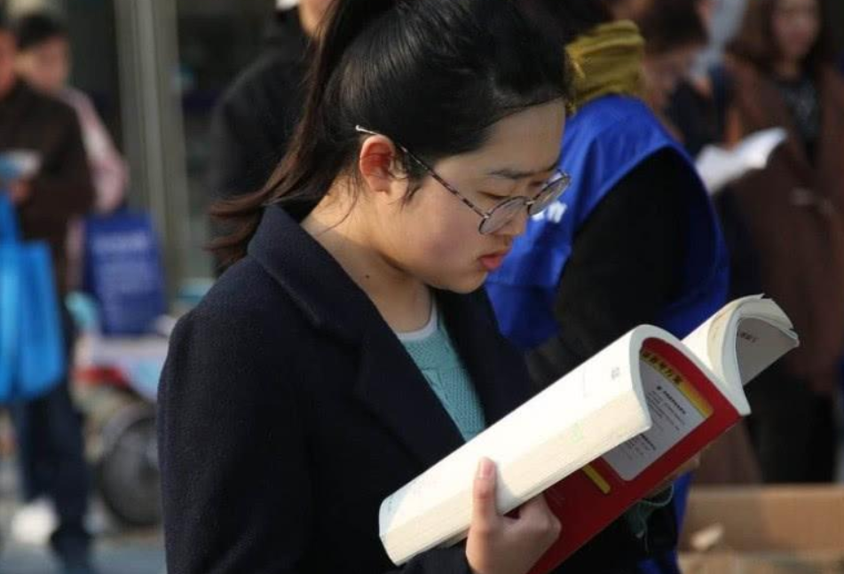 考研|考上研究生就是人生赢家？五年后才知道，考研和考公有很大差距