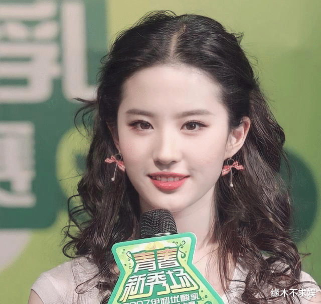 刘亦菲|《梦华录》后又传新剧，34岁刘亦菲为何忽然上进？原因不难猜