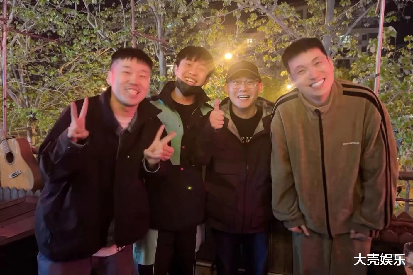 郭德纲|深夜发糖！郭德纲发文为妻子王惠庆生，两个细节暴露两人感情现状