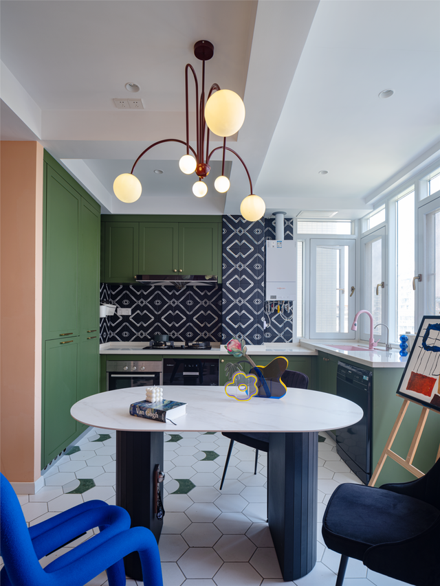 95后女主的小家火了,电竞房、大浴室一应俱全,网友:太会享受了