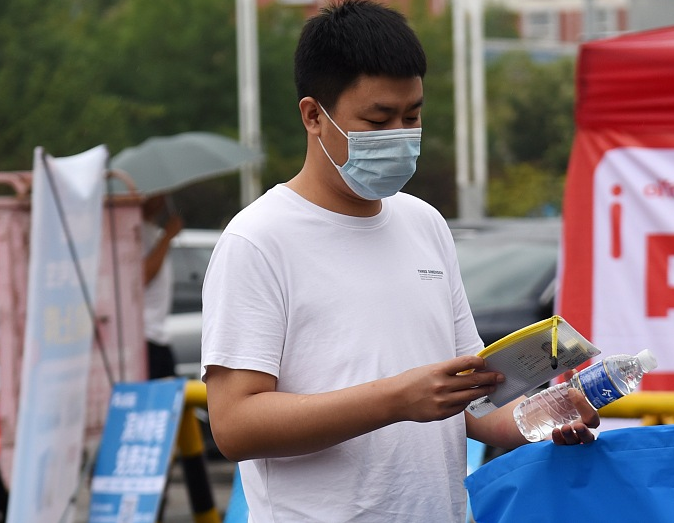 啃老族|儿子985大学毕业,考编失败后成了“啃老族”,父亲既困惑又无奈