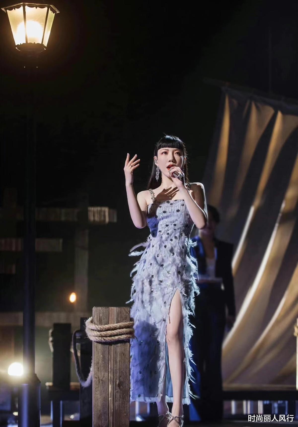 姐姐|姐姐们的首秀舞台造型曝光！郑秀妍出场即巅峰，吴谨言更像伴舞