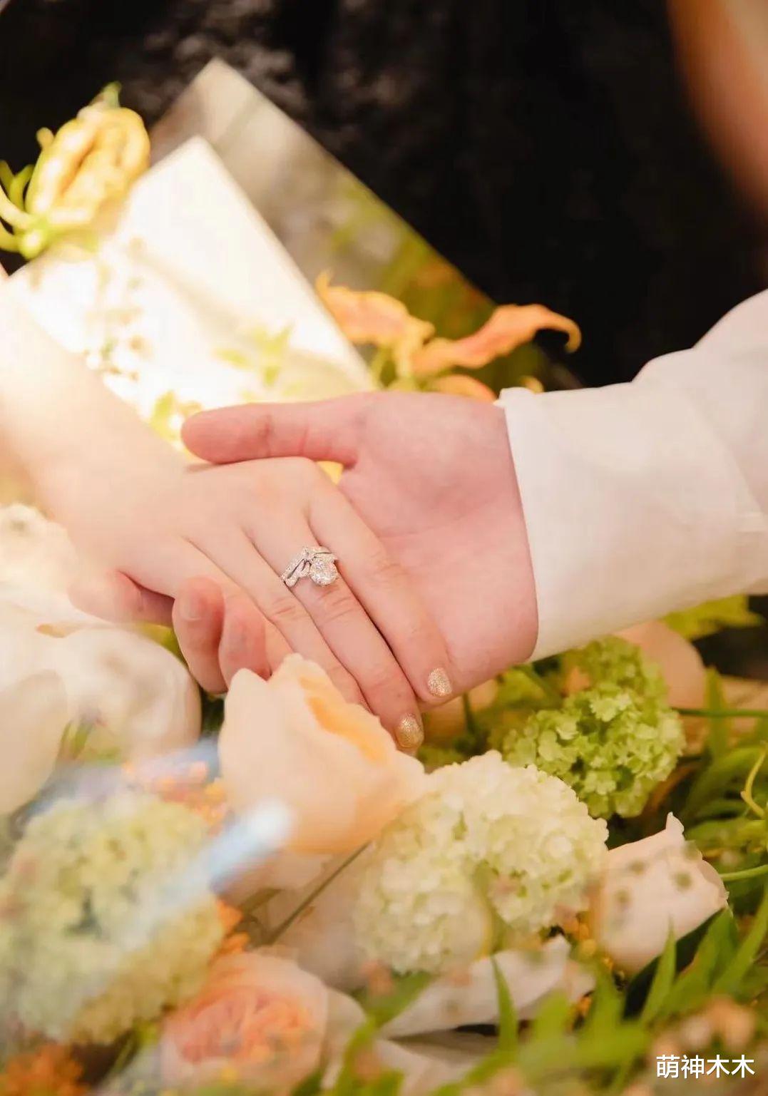 陆毅|球球要结婚了！与男友最新情侣照太恩爱，曾曝恋情不被赵本山看好