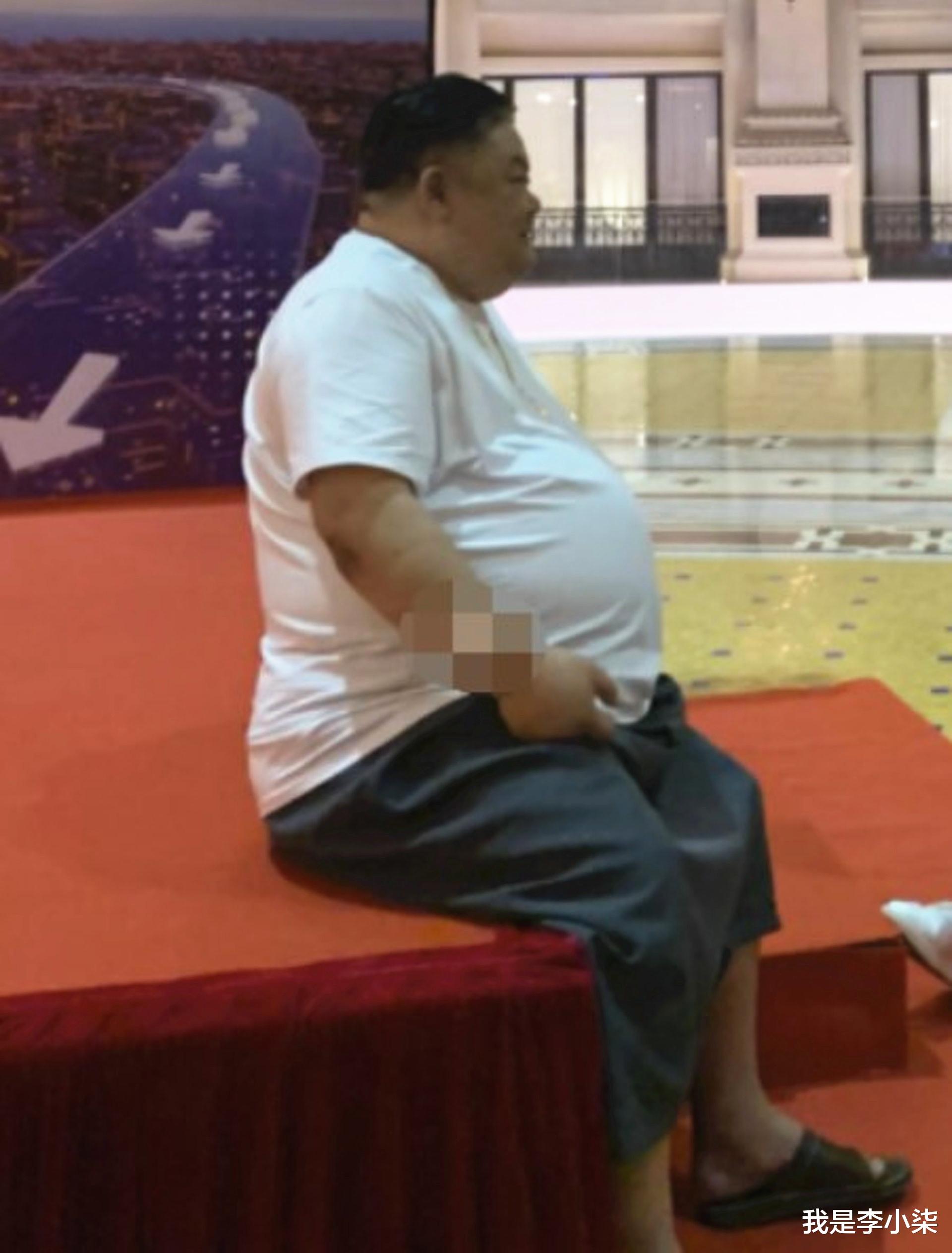 |58岁林雪罕见露面!脸上出现大片黑斑, 不少观众纷纷忧心他的健康