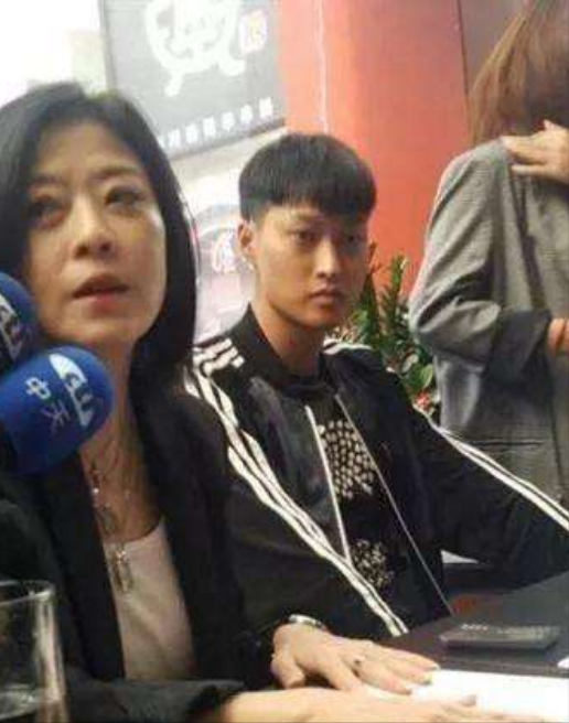 张芷溪|“台湾富婆”孙筱渥：66岁看上去像36岁，现任男模丈夫比她小40岁