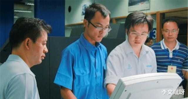 工人|中国机械工人：三班倒，流水线，没地位，请尊重技术，善待未来