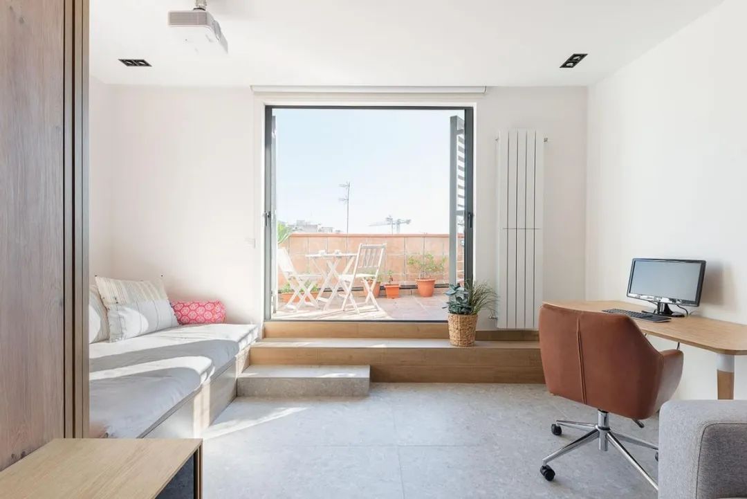 123㎡阁楼设计,空间明亮通透,露台还能欣赏美景,简直不要太舒适