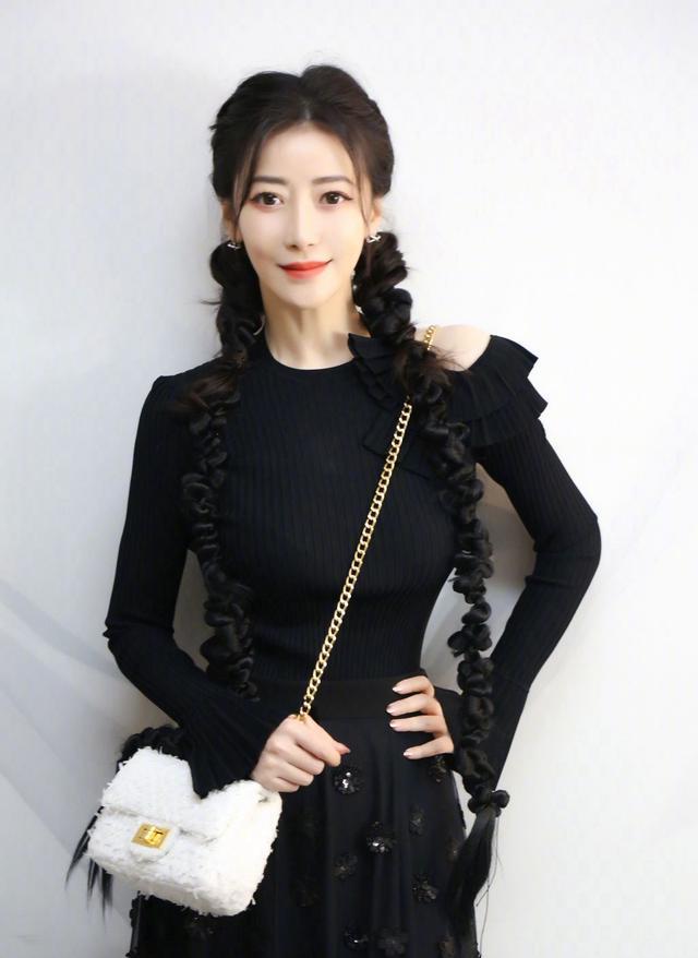 |陈紫函麻花辫大长腿写真