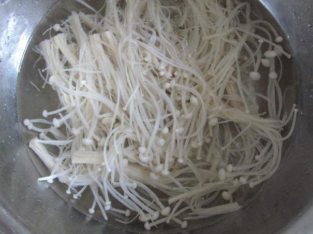 金针菇这样凉拌吃，味道真不错，美味家常菜