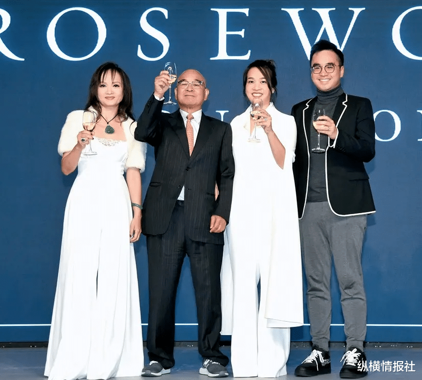 香港富太叶美卿,丈夫在外私混,她假装看不见,以此换来稳固地位