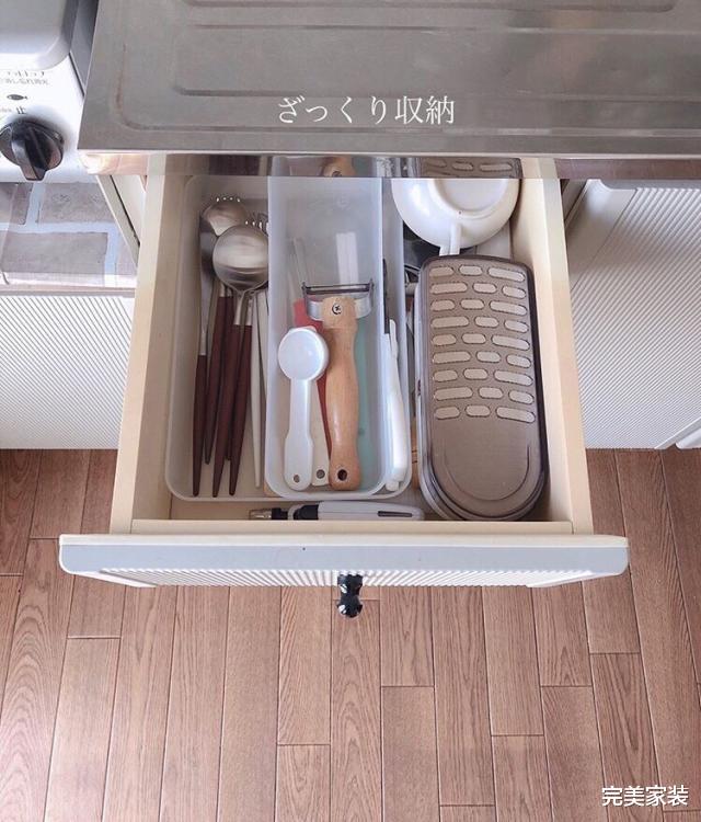 蜗居的日本女生,把迷你空间打理的井井有条,让人十分羡慕