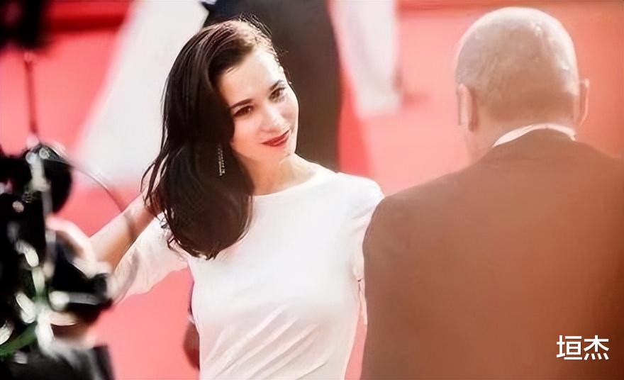 张碧晨|同样是怀孕,卢靖姗做瑜伽,张碧晨变化不大,霍思燕暴增70斤