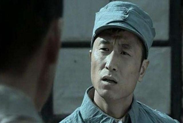 李云龙|亮剑:段鹏跟随李云龙多年,为什么在解放战争时还只是个连长?